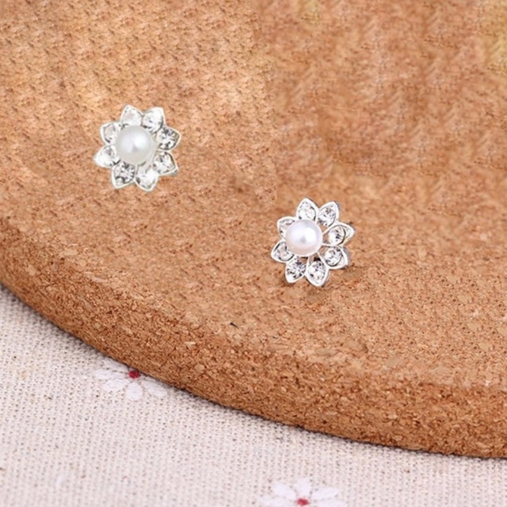 ๐๐๐ฒFIRM๐โBUNDLEโ๐4 DISCOUNT!๐๐PEARLY FLOWER - Picture 5 of 8